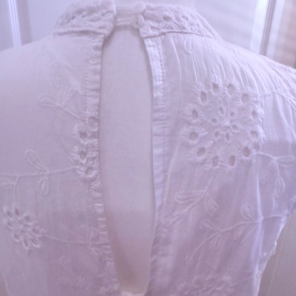 White Sleeveless Eyelet maxi Dress Size Small - Picture 2 of 6